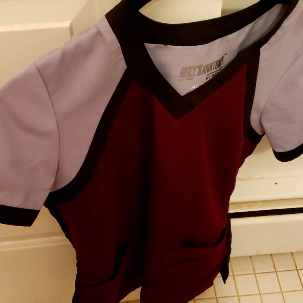 Grey's Anatomy colorblock scrub top small